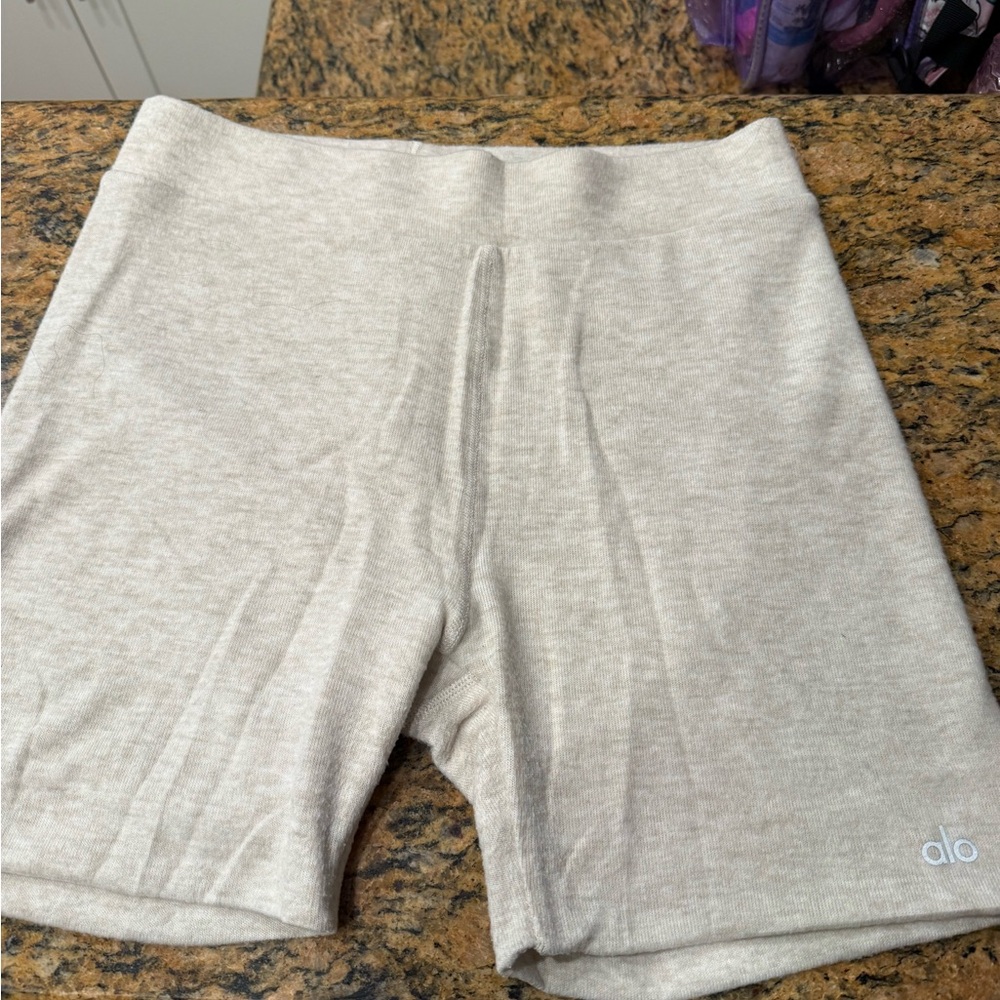 ALO Yoga Lux shorts size large